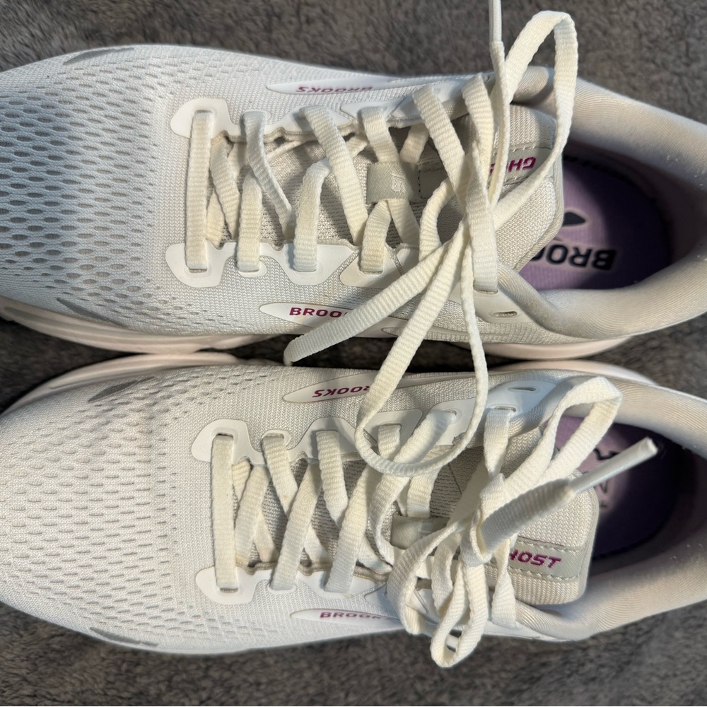 Women’s Brooks Ghost 15 sneakers